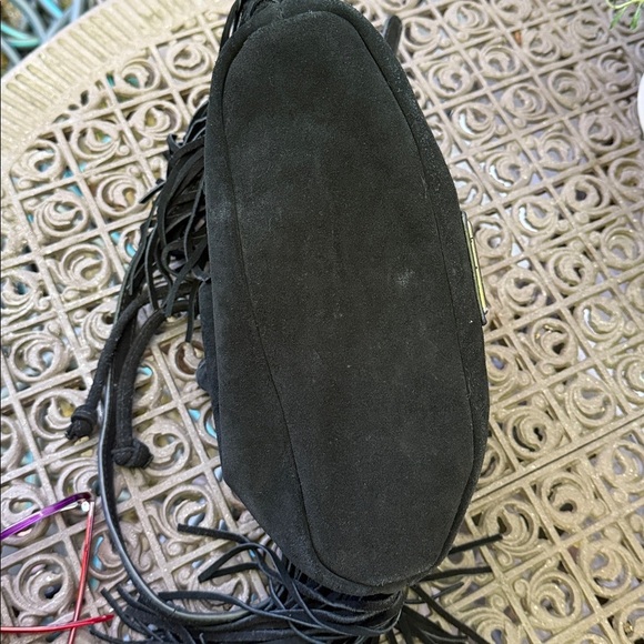Steve Madden Black Suede Leather fringed crossbody handbag. 10”x12”x3”. Like new - Picture 4 of 6